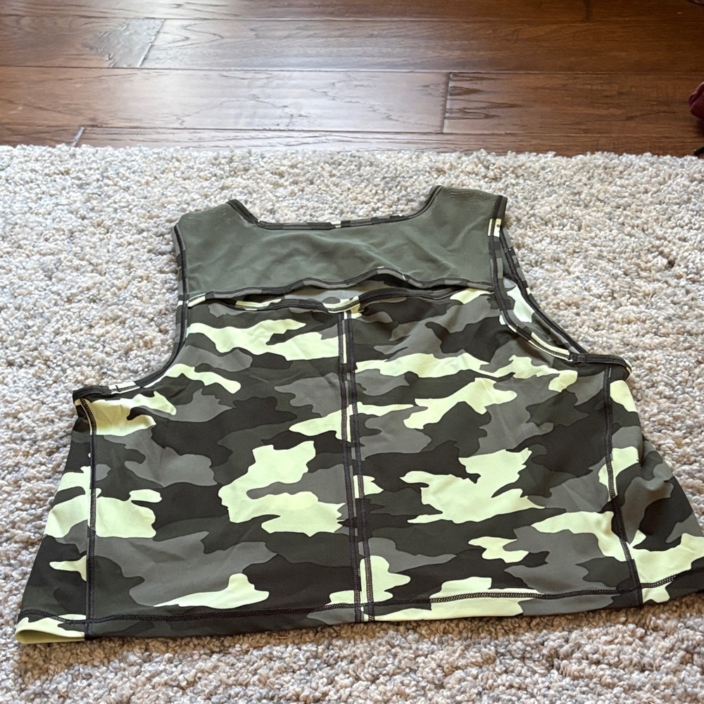 Lululemon Camouflage Sculpt Crop Top - Picture 2 of 3